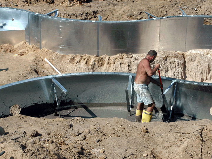 Leveling_out_the_collar.GIF (304474 bytes)